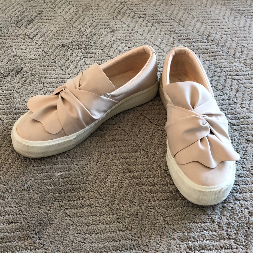 Twisted top blush sneakers